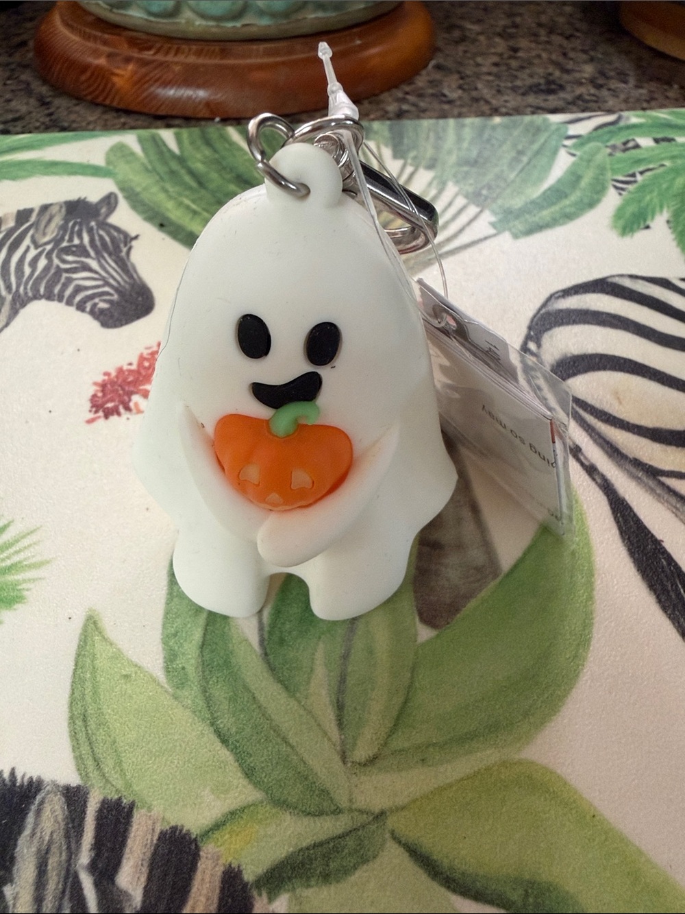 Bath & Body Works Light Up Glow in the Dark Ghost Hand Sanitizer Holder NWT